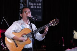 Nhạc sĩ khiếm thị Hà Chương: “Tôi không thấy mình bất hạnh”